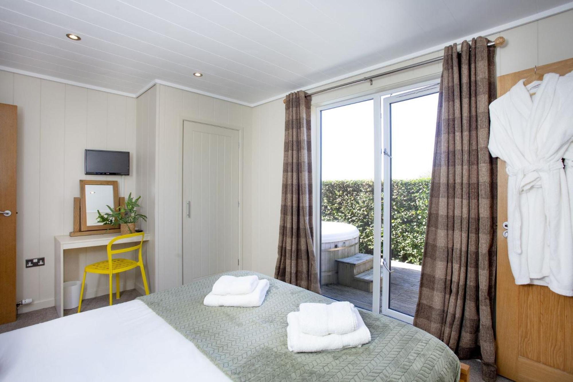 צ'דר Whileaway Lodge, Strawberryfield Park מראה חיצוני תמונה